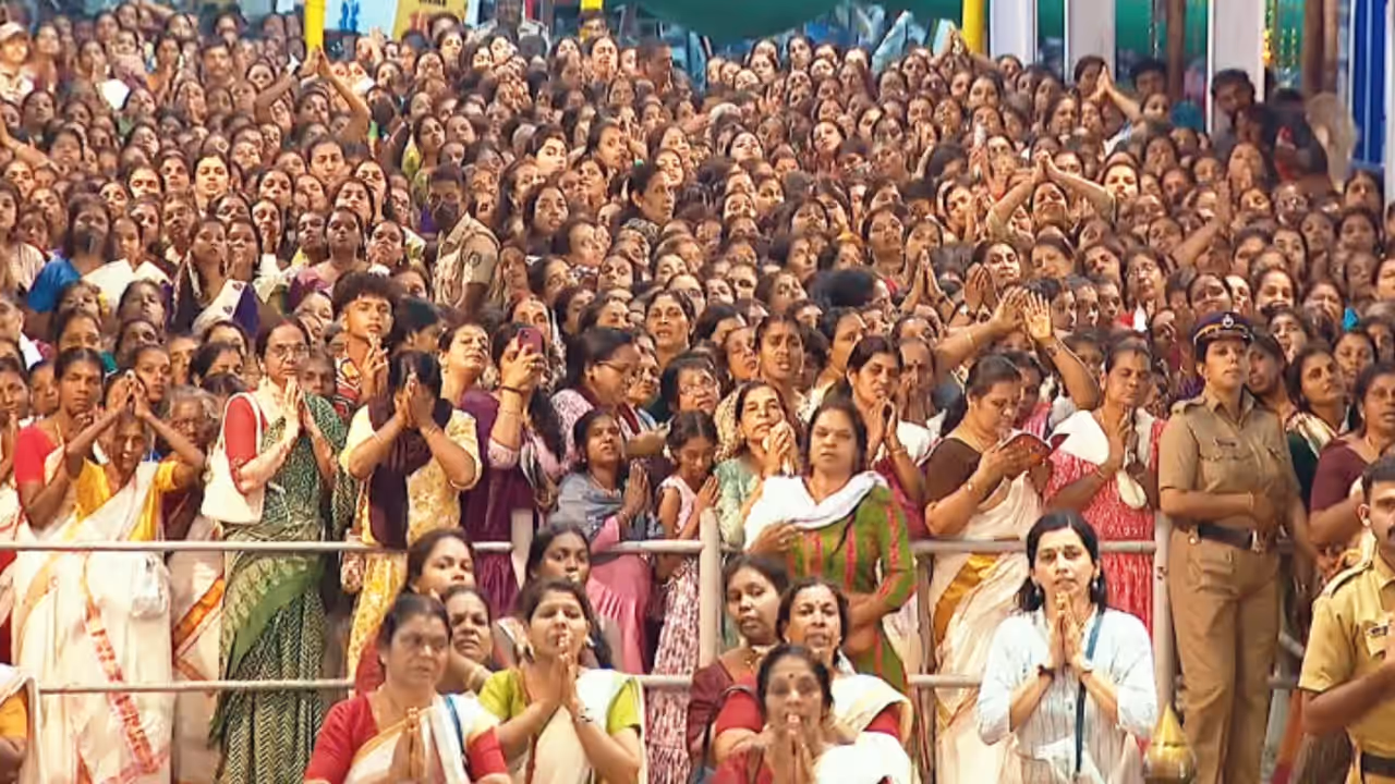 ആറ്റുകാൽ പൊങ്കാലക്ക് പിന്നാലെ കൂട്ടപ്പരാതി; 2 പേർ പൊലീസ് പിടിയിൽ; 15 ഓളം സ്ത്രീകളുടെ സ്വർണമാല നഷ്ടപ്പെട്ടു ആറ്റുകാൽ പൊങ്കാലക്ക് പിന്നാലെ കൂട്ടപ്പരാതി; 2 പേർ പൊലീസ് പിടിയിൽ; 15 ഓളം സ്ത്രീകളുടെ സ്വർണമാല നഷ്ടപ്പെട്ടു