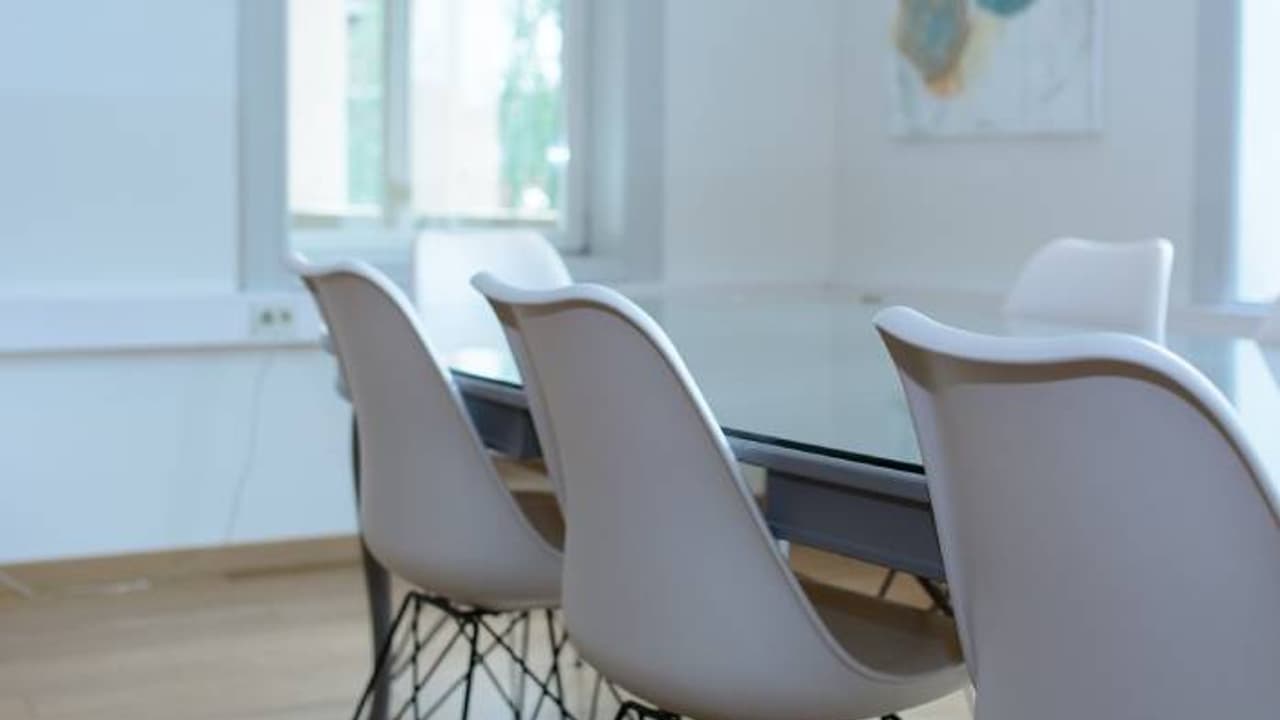 ഇന്റർവ്യൂ ആണത്രെ, ആദ്യം ചോദിച്ചത് അച്ഛന്റെ ജോലി, ഇറങ്ങിപ്പോന്നു, അനുഭവം വെളിപ്പെടുത്തി യുവാവ് 