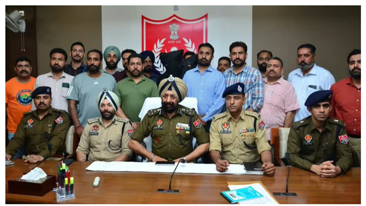 പണമുണ്ടാക്കാൻ എളുപ്പവഴി, കുട്ടിയെ തട്ടിക്കൊണ്ടുപോയി 1 കോടി ആവശ്യപ്പെട്ടു; ഏറ്റുമുട്ടലിൽ പ്രതി കൊല്ലപ്പെട്ടു