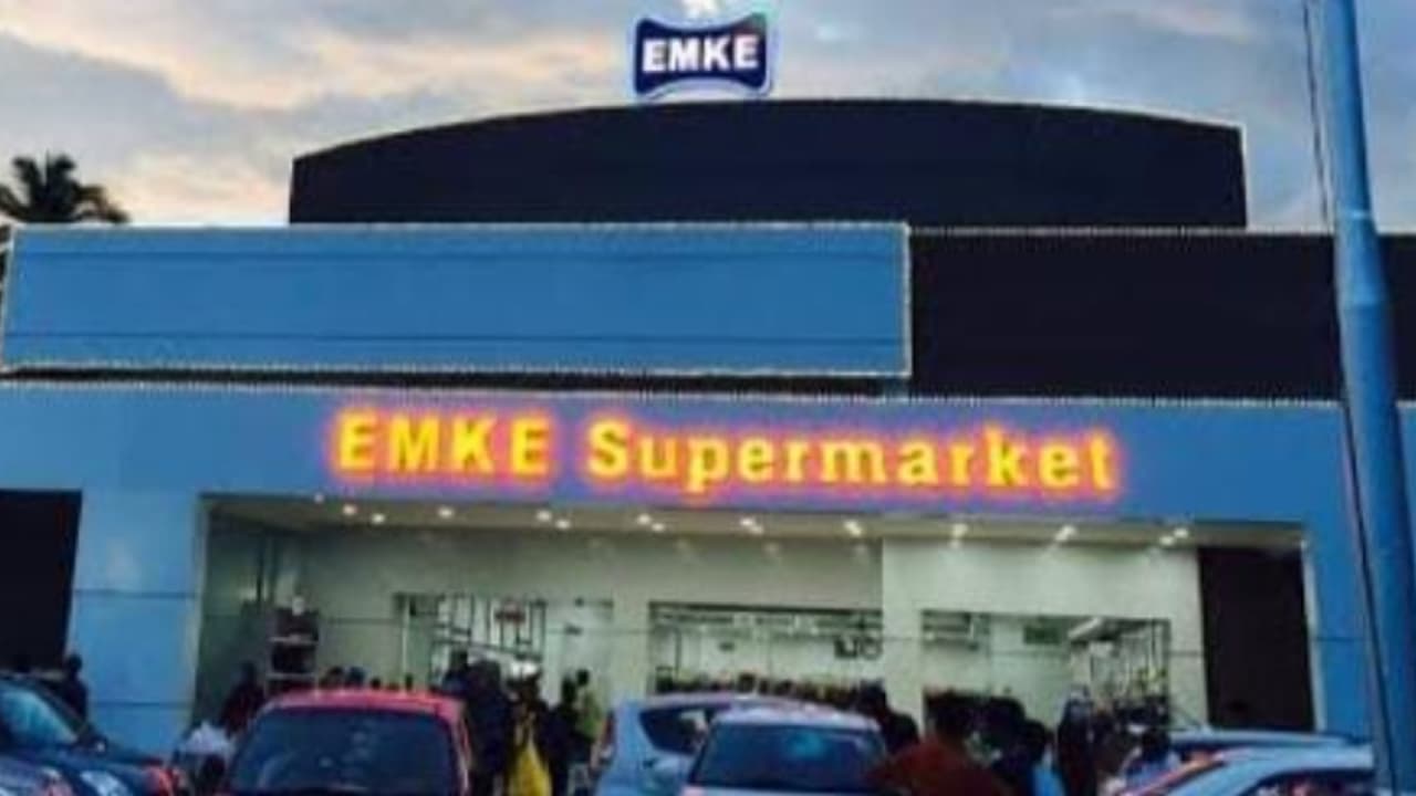 ചാവക്കാട്ടെ സൂപ്പർ മാർക്കറ്റിൽ നിന്നും ഒന്നേകാൽ കോടി രൂപ തട്ടിയെന്ന പരാതി; രണ്ട് ജീവനക്കാർ അറസ്റ്റിൽ ചാവക്കാട്ടെ സൂപ്പർ മാർക്കറ്റിൽ നിന്നും ഒന്നേകാൽ കോടി രൂപ തട്ടിയെന്ന പരാതി; രണ്ട് ജീവനക്കാർ അറസ്റ്റിൽ