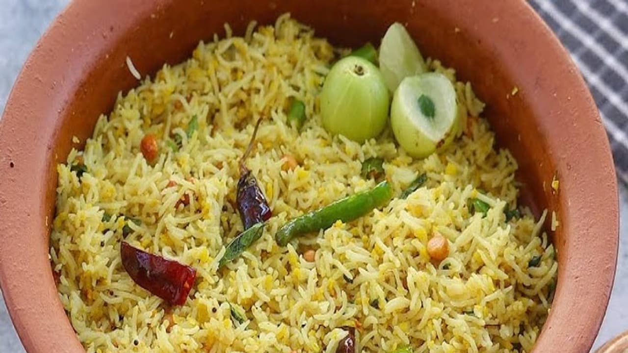 ஆரோக்கியமான மற்றும் ருசியான நெல்லிக்காய் புளியோதரை