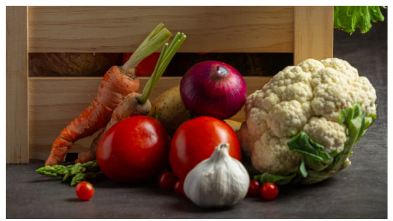 പച്ചക്കറിയും പഴവർഗ്ഗങ്ങളും കേടുവരാതെ സൂക്ഷിക്കാൻ ഇതാ ചില പൊടികൈകൾ 