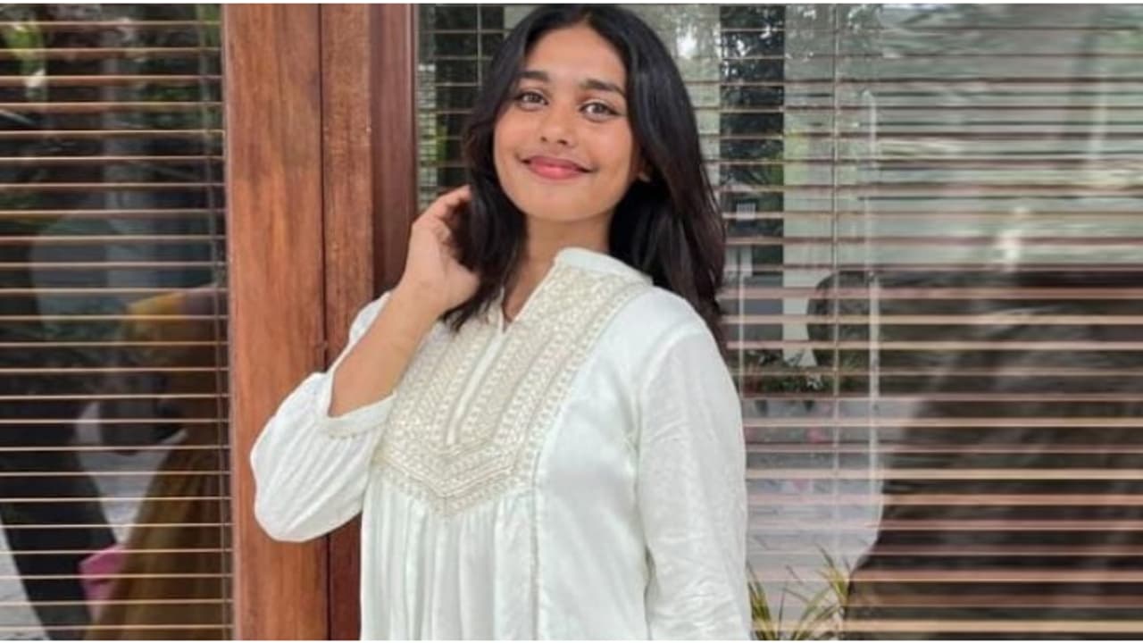 ചന്ദനയുടെ മൃതദേഹം ആദ്യം കണ്ടത് നൃത്തം പഠിക്കാനെത്തിയ വിദ്യാർഥികൾ, നടുക്കം മാറാതെ കോടഞ്ചേരി ഗ്രാമം ചന്ദനയുടെ മൃതദേഹം ആദ്യം കണ്ടത് നൃത്തം പഠിക്കാനെത്തിയ വിദ്യാർഥികൾ, നടുക്കം മാറാതെ കോടഞ്ചേരി ഗ്രാമം