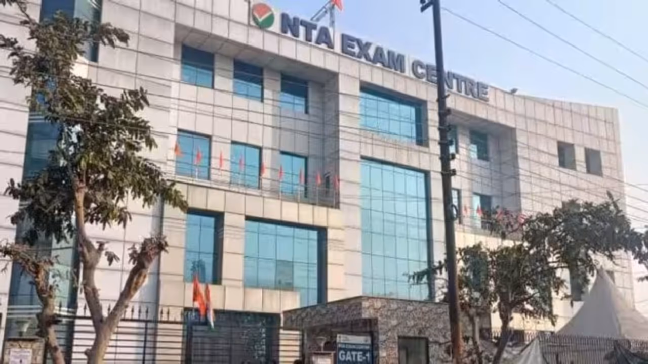 CUET PG 2025: क्या आपके एडमिट कार्ड में है कोई गड़बड़ी? तुरंत करें ये काम!