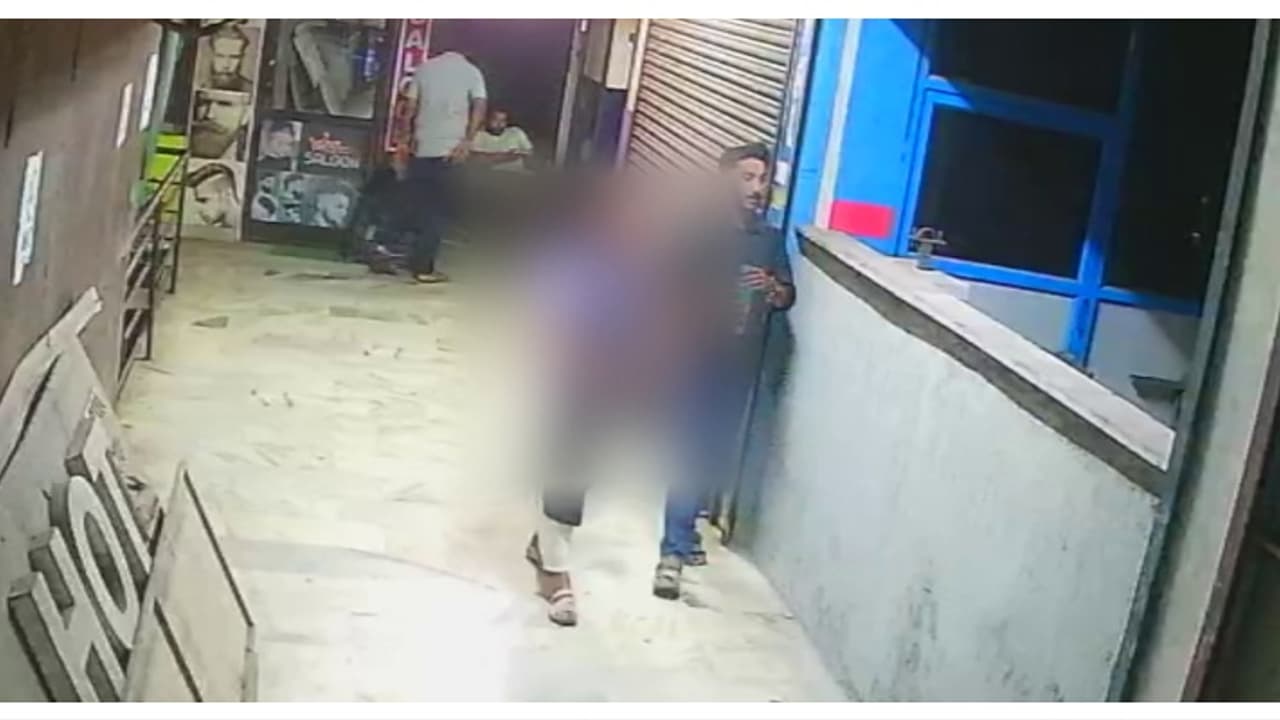 താമരശ്ശേരിയിൽ നിന്നും കാണാതായ പെൺകുട്ടിയെ കണ്ടെത്തി; ബെംഗളൂരുവിലുണ്ടെന്ന് വിവരം താമരശ്ശേരിയിൽ നിന്നും കാണാതായ പെൺകുട്ടിയെ കണ്ടെത്തി; ബെംഗളൂരുവിലുണ്ടെന്ന് വിവരം