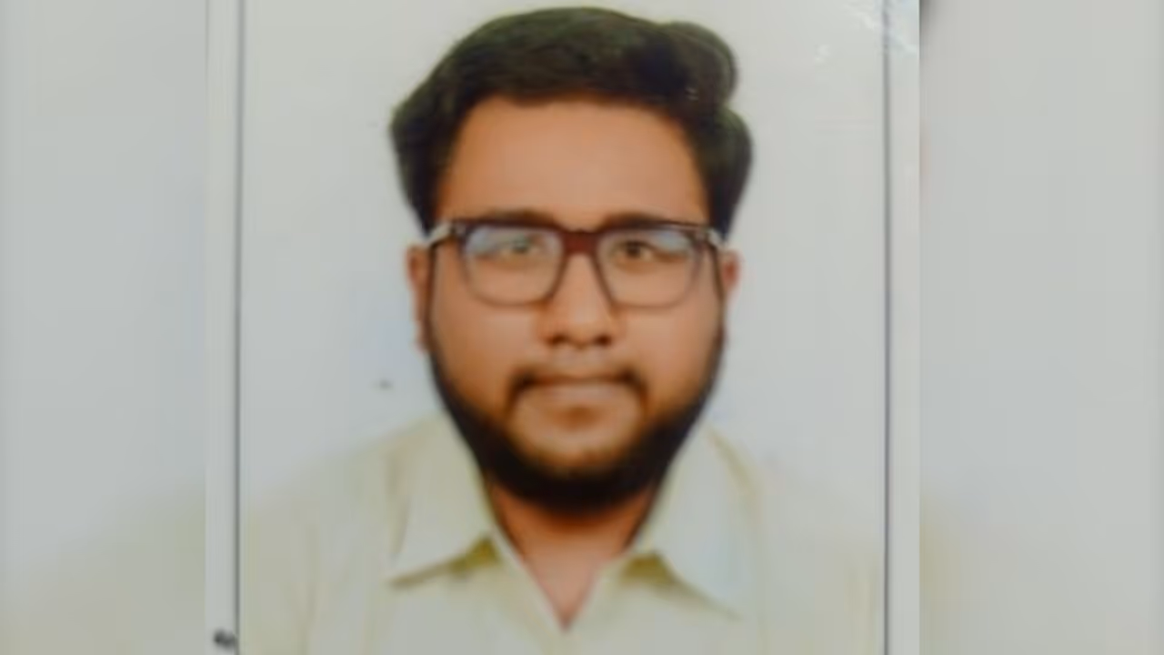 പാലക്കാട് ജീപ്പും സ്കൂട്ടറും കൂട്ടിയിടിച്ച് വാഹനാപകടം; കോളേജ് അധ്യാപകന് ദാരുണാന്ത്യം പാലക്കാട് ജീപ്പും സ്കൂട്ടറും കൂട്ടിയിടിച്ച് വാഹനാപകടം; കോളേജ് അധ്യാപകന് ദാരുണാന്ത്യം