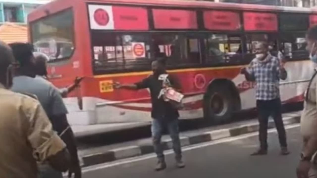 സെക്രട്ടേറിയറ്റിന് മുന്നിൽ നടന്ന ആത്മഹത്യാ ഭീഷണിയിൽ നിന്ന് പുറത്തുവന്ന കൊലപാതകം; നാട് നടുങ്ങിയ കേസിൽ നാളെ വിധി സെക്രട്ടേറിയറ്റിന് മുന്നിൽ നടന്ന ആത്മഹത്യാ ഭീഷണിയിൽ നിന്ന് പുറത്തുവന്ന കൊലപാതകം; നാട് നടുങ്ങിയ കേസിൽ നാളെ വിധി