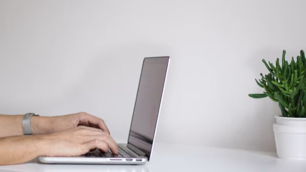 1.5 ലക്ഷം ശമ്പളമുണ്ട്, ഈ നഗരത്തിൽ ഇതൊന്നിനും തികയുന്നില്ല, വെളിപ്പെടുത്തലുമായി യുവാവ് 1.5 ലക്ഷം ശമ്പളമുണ്ട്, ഈ നഗരത്തിൽ ഇതൊന്നിനും തികയുന്നില്ല, വെളിപ്പെടുത്തലുമായി യുവാവ്