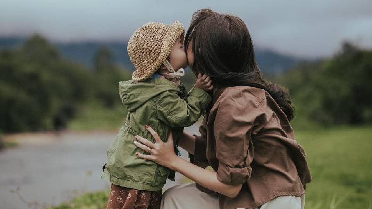 രണ്ടാനമ്മയല്ല 'ബോണസ് മോം', പഴയ ചിന്തകളൊക്കെ മാറി, വർഷങ്ങളായുള്ള സങ്കല്പങ്ങളെ തകർക്കാനൊരു വാക്ക് രണ്ടാനമ്മയല്ല 'ബോണസ് മോം', പഴയ ചിന്തകളൊക്കെ മാറി, വർഷങ്ങളായുള്ള സങ്കല്പങ്ങളെ തകർക്കാനൊരു വാക്ക്