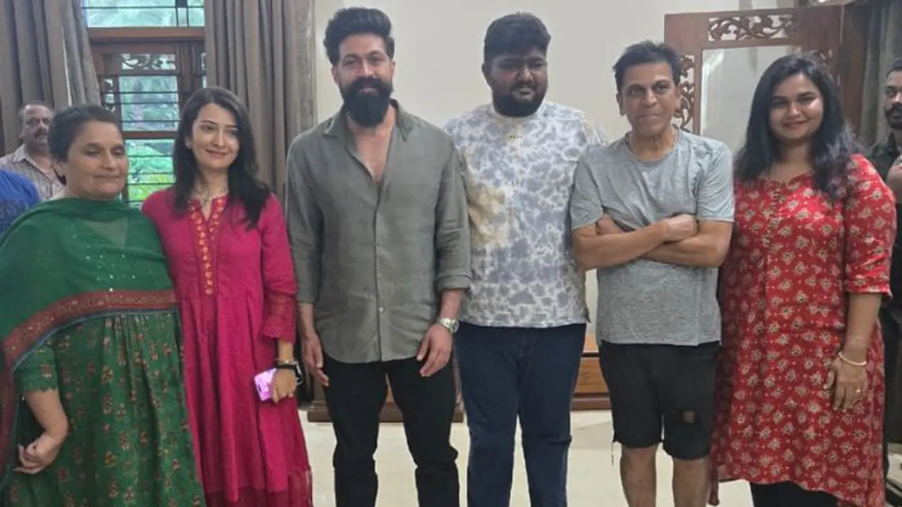 ಶಿವಣ್ಣನ ಆರೋಗ್ಯ ವಿಚಾರಿಸಿದ ರಾಕಿಂಗ್ ಸ್ಟಾರ್ ಯಶ್ ದಂಪತಿ; ಇಲ್ಲಿದೆ ಶಿವ ರಾಜ್‌ಕುಮಾರ್ ಹೆಲ್ತ್ ಅಪ್ಡೇಟ್ಸ್!