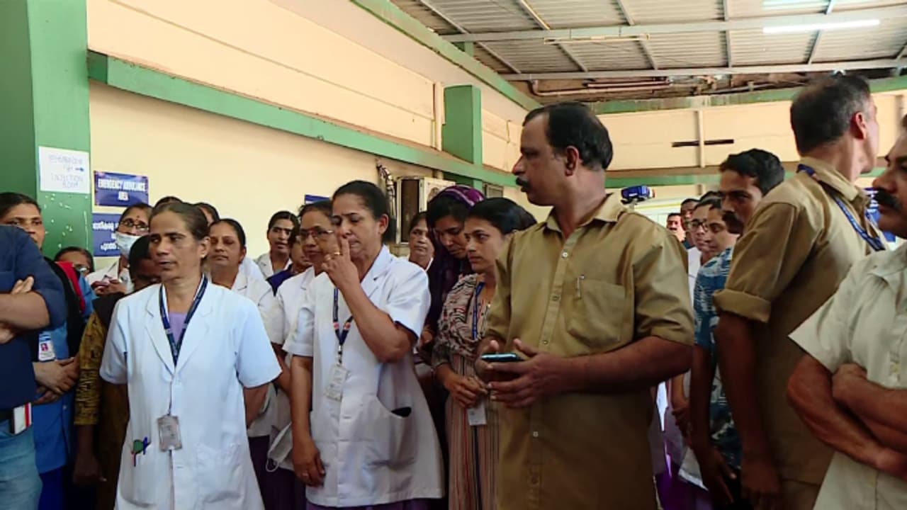 പാസെടുക്കാത്തത് ചോദ്യം ചെയ്തു, കണ്ണൂർ ജില്ലാ ആശുപത്രിയിലെ സുരക്ഷാ ജീവനക്കാരനെ ആക്രമിച്ച സംഭവം; പ്രതി പിടിയിൽ പാസെടുക്കാത്തത് ചോദ്യം ചെയ്തു, കണ്ണൂർ ജില്ലാ ആശുപത്രിയിലെ സുരക്ഷാ ജീവനക്കാരനെ ആക്രമിച്ച സംഭവം; പ്രതി പിടിയിൽ