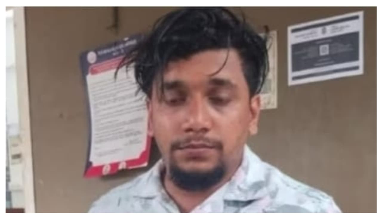 ഇൻസ്റ്റാഗ്രാം വഴി പരിചയപ്പെട്ട പെൺകുട്ടിയെ പീഡിപ്പിച്ചു, കൊല്ലം സ്വദേശിയായ യുവാവ് പോക്സോ കേസിൽ അറസ്റ്റിൽ ഇൻസ്റ്റാഗ്രാം വഴി പരിചയപ്പെട്ട പെൺകുട്ടിയെ പീഡിപ്പിച്ചു, കൊല്ലം സ്വദേശിയായ യുവാവ് പോക്സോ കേസിൽ അറസ്റ്റിൽ