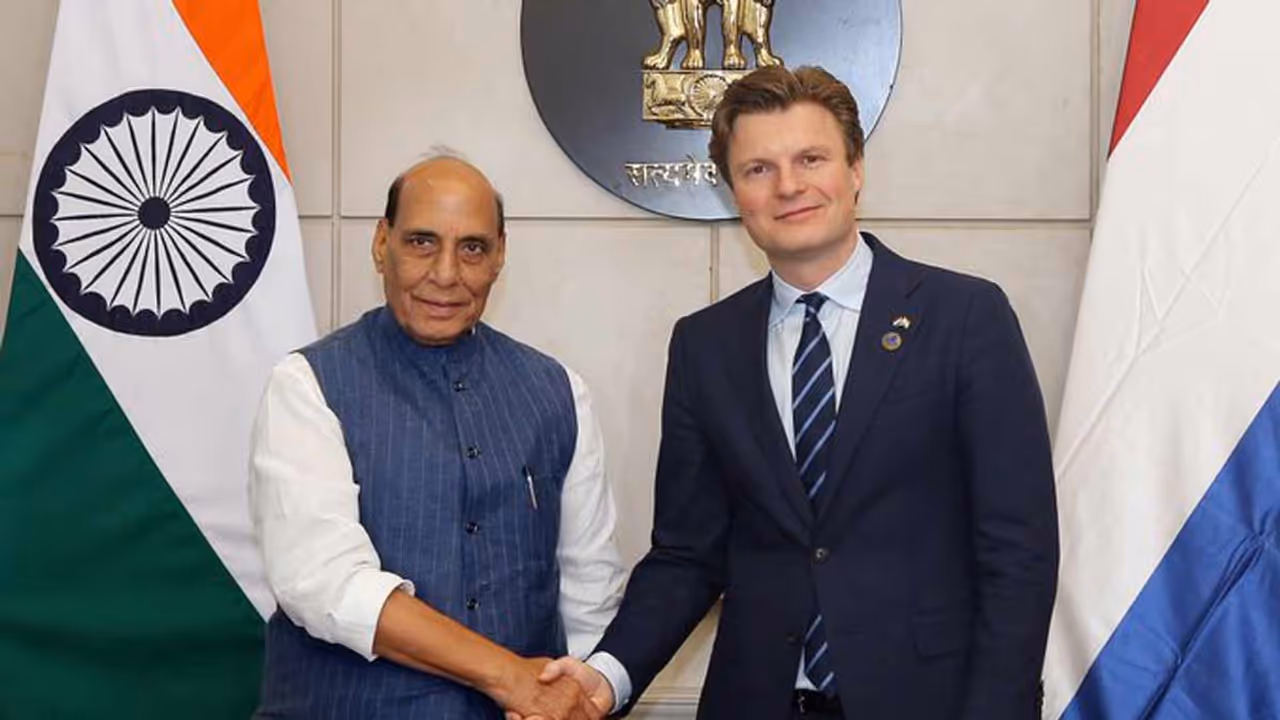 'ഭീകരത സ്പോൺസർ ചെയ്യുന്നവർ, പാകിസ്ഥാന് ആയുധങ്ങൾ നൽകരുത്'; നെതർലൻഡ്സിനോട് ആവശ്യപ്പെട്ട് ഇന്ത്യ 'ഭീകരത സ്പോൺസർ ചെയ്യുന്നവർ, പാകിസ്ഥാന് ആയുധങ്ങൾ നൽകരുത്'; നെതർലൻഡ്സിനോട് ആവശ്യപ്പെട്ട് ഇന്ത്യ