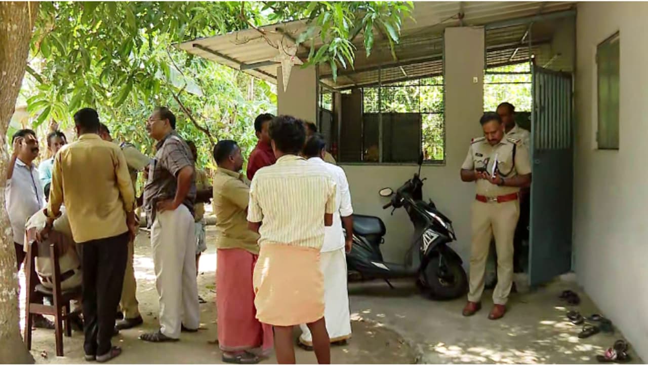 കൊല്ലത്തെ നടുക്കി വീണ്ടും കൊലപാതകം; രണ്ടര വയസുള്ള കുഞ്ഞിനെ കൊലപ്പെടുത്തി അമ്മയും അച്ഛനും ജീവനൊടുക്കി