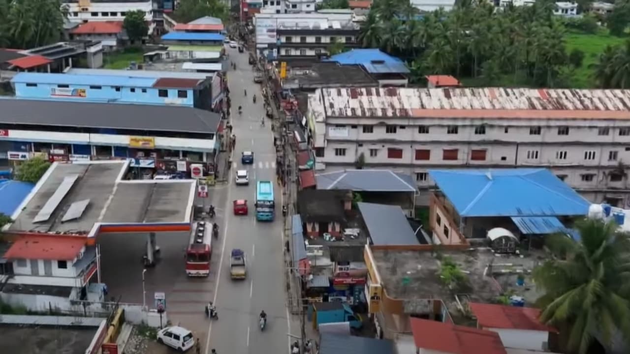 നീണ്ട വരി ഇല്ലാതാകും, നിലമ്പൂര്‍ മണ്ഡലത്തിൽ 56 പുതിയ പോളിംഗ് ബൂത്തുകള്‍; നാളെ വില്ലേജ് ഓഫീസുകളില്‍ യോഗം