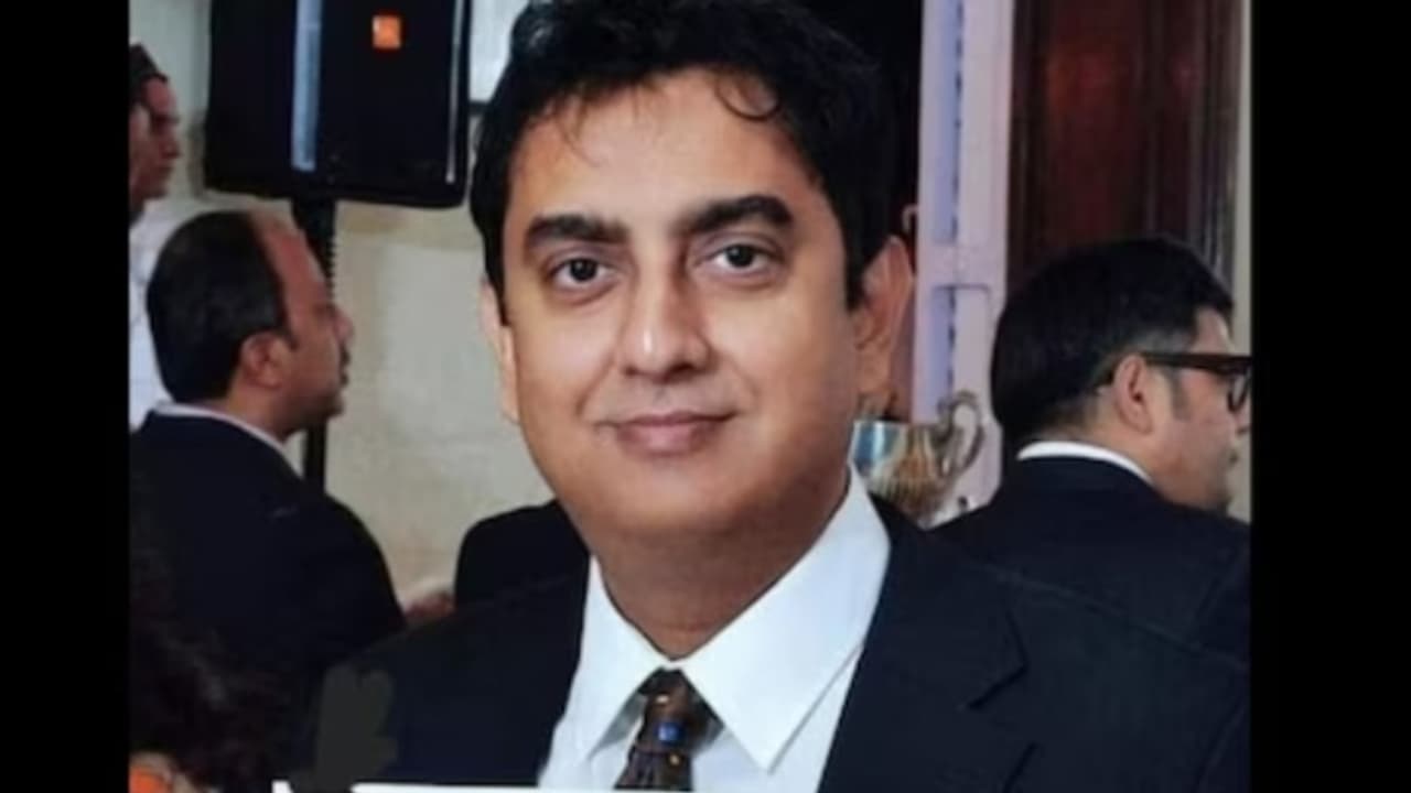 ഐടി ജീവനക്കാരനെ ഓഫീസ് കെട്ടിടത്തിൽ നിന്ന് വീണ് മരിച്ച നിലയിൽ കണ്ടെത്തി; ആത്മഹത്യയെന്ന് സംശയിക്കുന്നതായി പൊലീസ് ഐടി ജീവനക്കാരനെ ഓഫീസ് കെട്ടിടത്തിൽ നിന്ന് വീണ് മരിച്ച നിലയിൽ കണ്ടെത്തി; ആത്മഹത്യയെന്ന് സംശയിക്കുന്നതായി പൊലീസ്