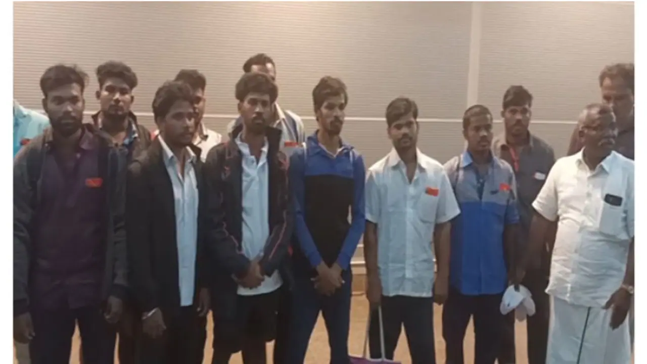 13 Tamil Nadu fishermen arrive in Chennai after freed by Sri Lankan Navy over fishing boundary violation 13 Tamil Nadu fishermen arrive in Chennai after freed by Sri Lankan Navy over fishing boundary violation