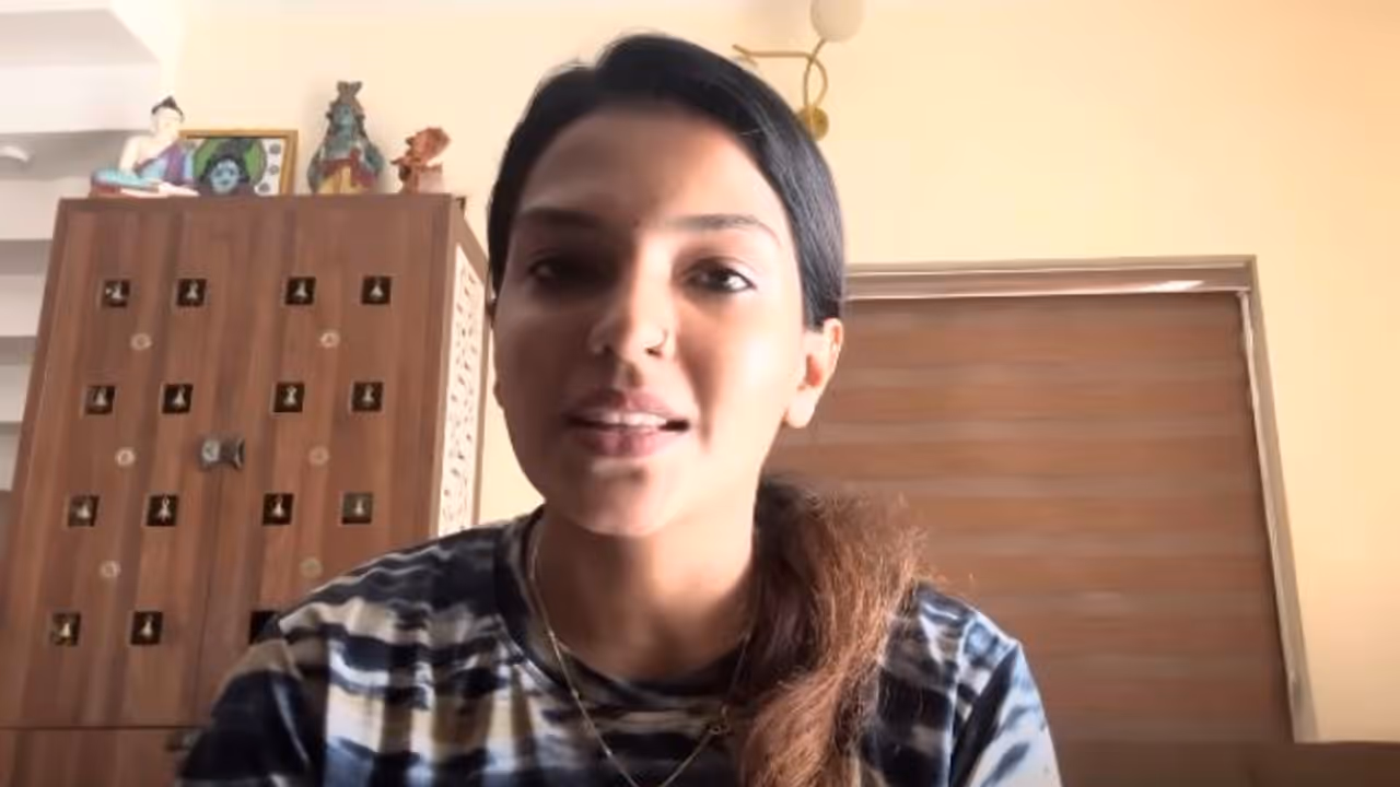 'എന്‍റെ വീട്ടുകാരോട് ചെയ്ത ഏറ്റവും വലിയ തെറ്റ്'; മനസ് തുറന്ന് പാർവതി വിജയ്