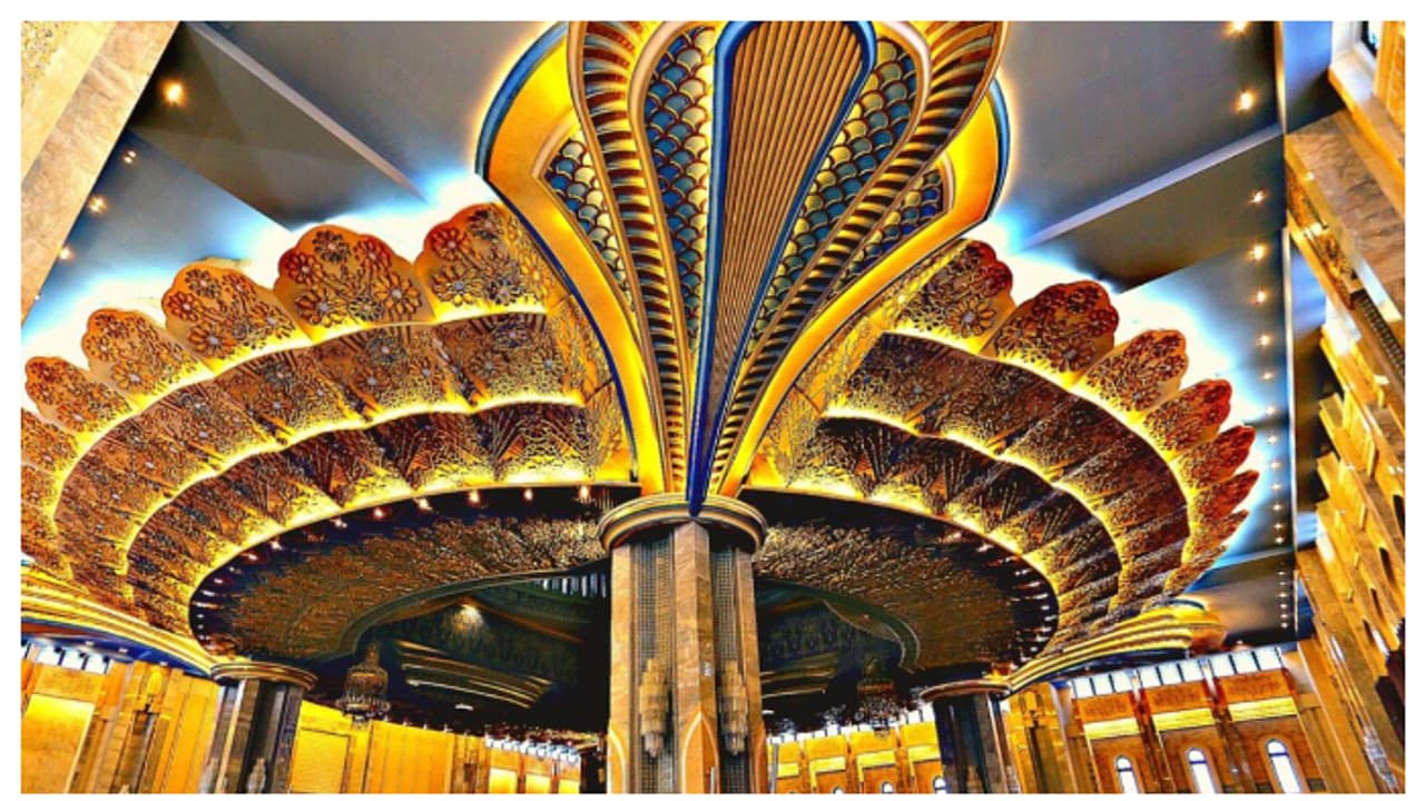 'ഖിയാം' പ്രാർത്ഥനകൾക്കായി ഗ്രാൻഡ് മോസ്‌ക് ഒരുങ്ങി; രാത്രി നമസ്കാരത്തിന് ആയിരക്കണക്കിന് പേർ പങ്കെടുക്കും