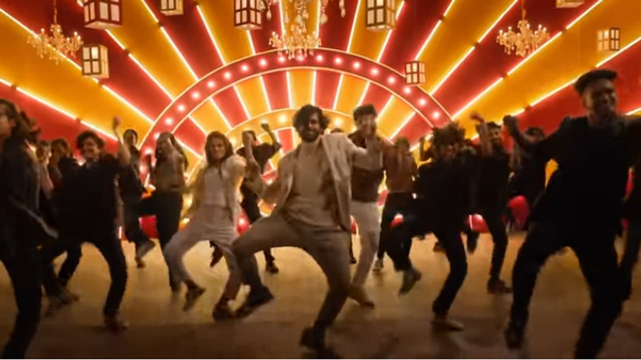 കിടിലൻ നൃത്ത ചുവടുകളുമായി രഞ്ജിത്ത് സജീവ്: യു. കെ.ഒ. കെ യിലെ വീഡിയോ ഗാനം പുറത്തിറങ്ങി