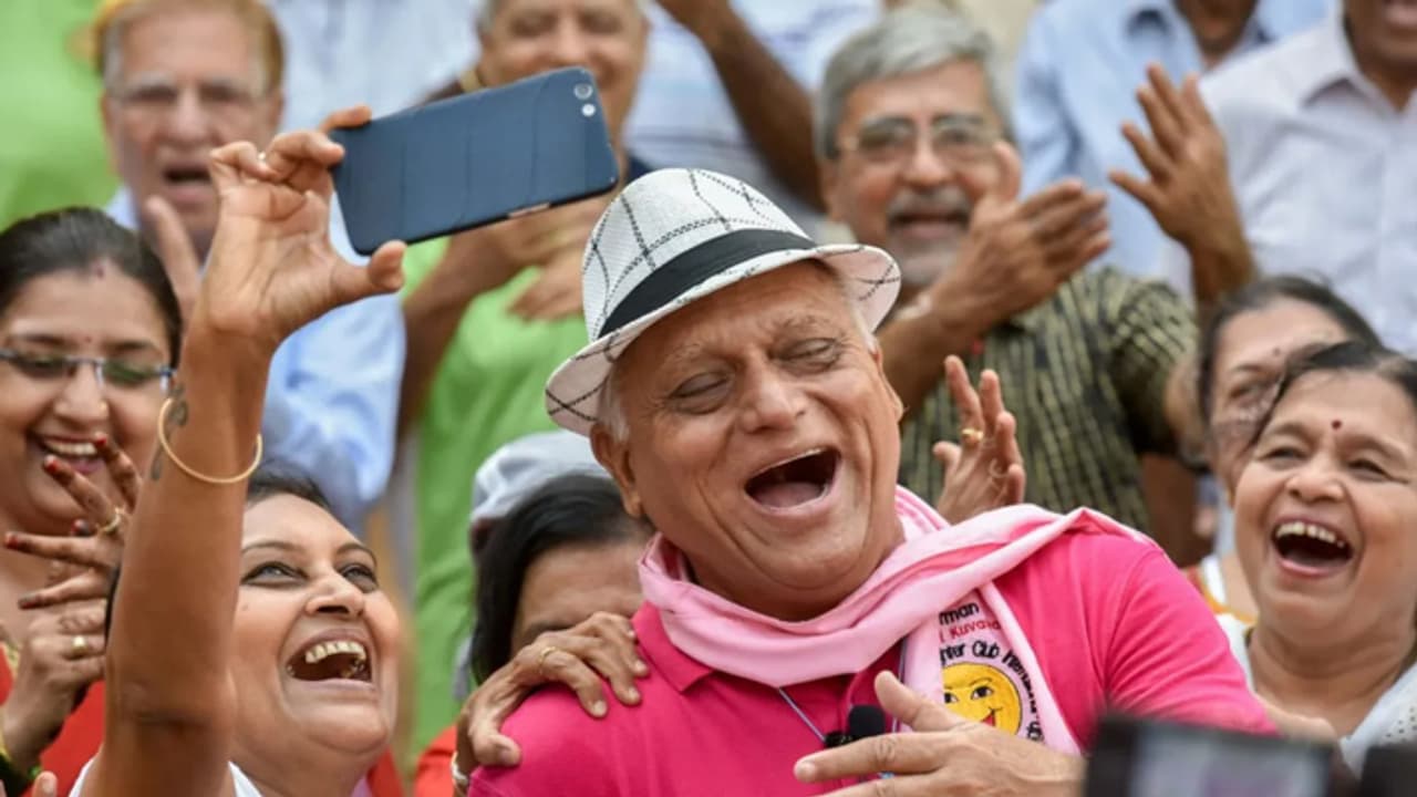  உலகின் மகிழ்ச்சியான நாடு எது? பாகிஸ்தானை முந்தியதா இந்தியா? எத்தனையாவது இடம்?