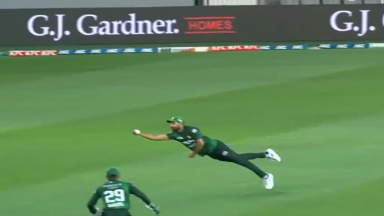 ന്യൂസിലന്‍ഡിനെതിരായ മൂന്നാം ടി20യില്‍ വണ്ടര്‍ ക്യാച്ചുമായി ഞെട്ടിച്ച് പാക് പേസര്‍ ഹാരിസ് റൗഫ്
