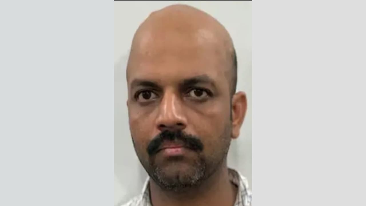 കോയമ്പത്തൂരിൽ ബേക്കറി, നാട്ടിലേക്ക് എത്തിക്കുന്നത് എംഡിഎംഎ, കാറിൽ കറങ്ങി വിൽപന, അറസ്റ്റ് കോയമ്പത്തൂരിൽ ബേക്കറി, നാട്ടിലേക്ക് എത്തിക്കുന്നത് എംഡിഎംഎ, കാറിൽ കറങ്ങി വിൽപന, അറസ്റ്റ്