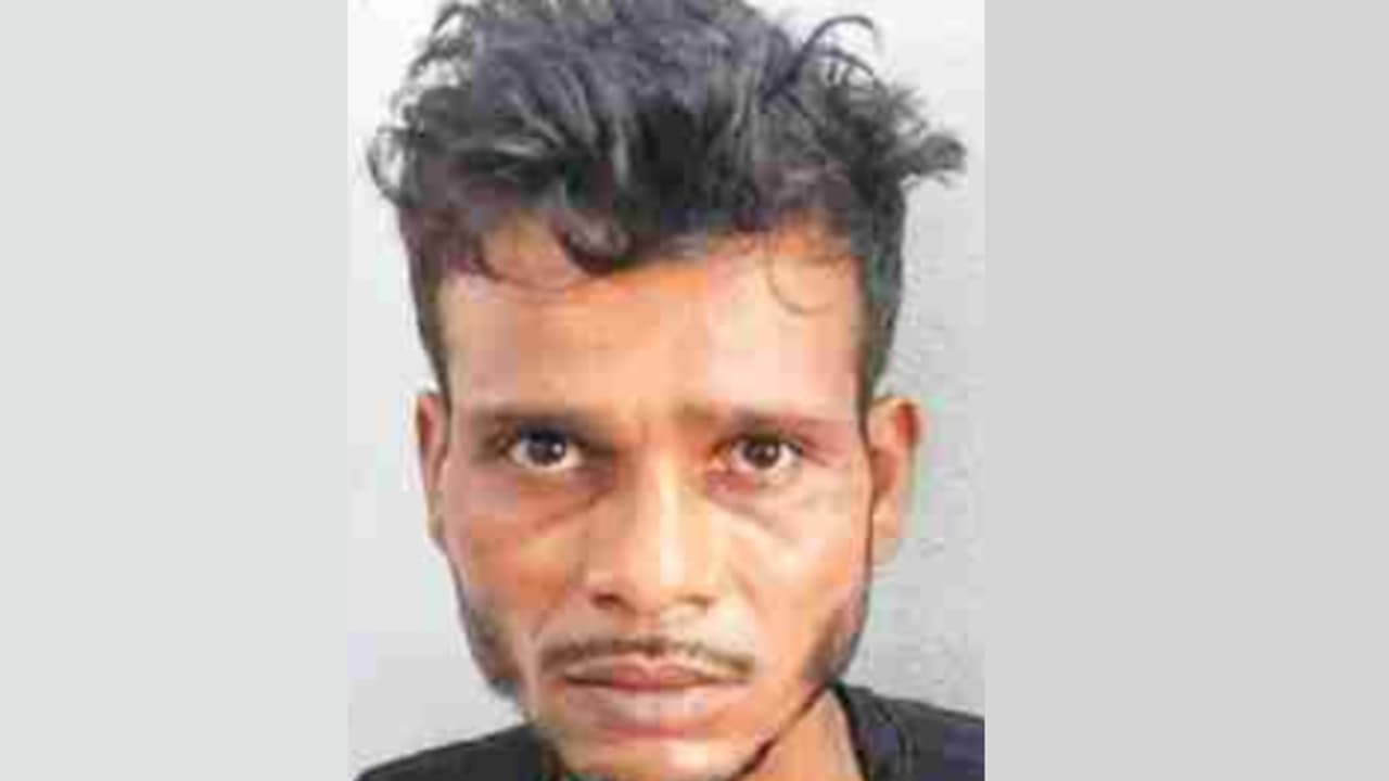 വാടക ക്വാട്ടേഴ്സിൽ പൊലീസ് റെയ്ഡ്, ആദ്യം ഒന്നും കണ്ടില്ല, അസം സ്വദേശിയുടെ മുറിയിൽ ഒളിപ്പിച്ച നിലയിൽ കഞ്ചാവ്