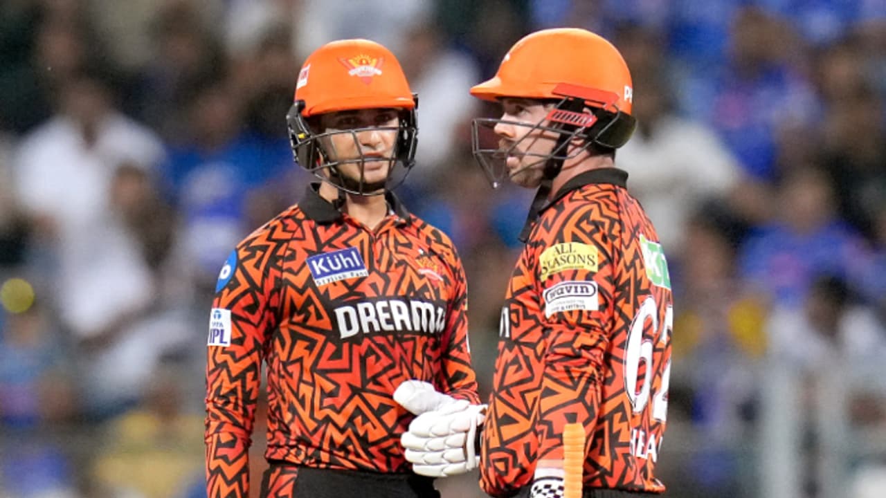 ಮೊದಲ ಪಂದ್ಯದಲ್ಲೇ ಗುಡುಗಿದ ಆರೆಂಜ್ ಆರ್ಮಿ; ಇಶಾನ್ ಕಿಶನ್ ಆರ್ಭಟಕ್ಕೆ ರಾಯಲ್ಸ್ ಕಂಗಾಲು! ಮೊದಲ ಪಂದ್ಯದಲ್ಲೇ ಗುಡುಗಿದ ಆರೆಂಜ್ ಆರ್ಮಿ; ಇಶಾನ್ ಕಿಶನ್ ಆರ್ಭಟಕ್ಕೆ ರಾಯಲ್ಸ್ ಕಂಗಾಲು!