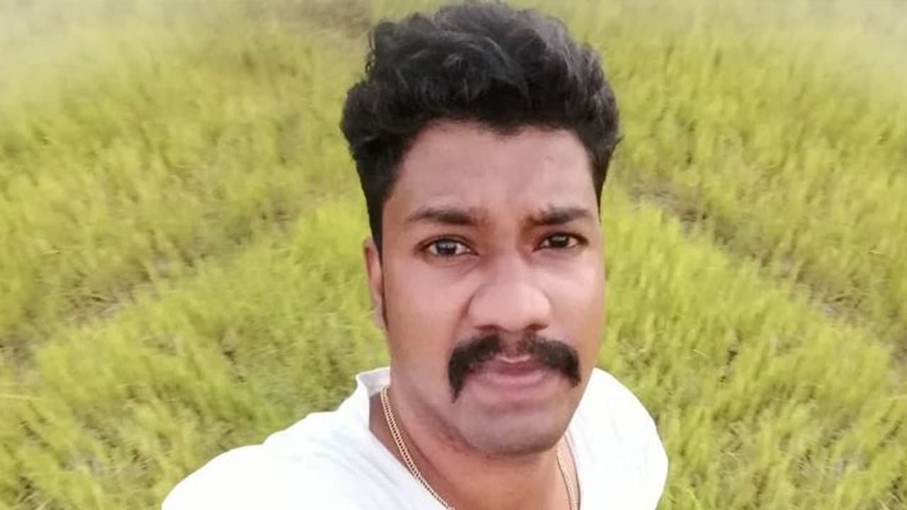 വാണിയംകുളം കോതകുർശ്ശി റോഡിൽ നിയന്ത്രണം വിട്ട ബൈക്ക് പോസ്റ്റിൽ ഇടിച്ച് യുവാവിന് ദാരുണാന്ത്യം