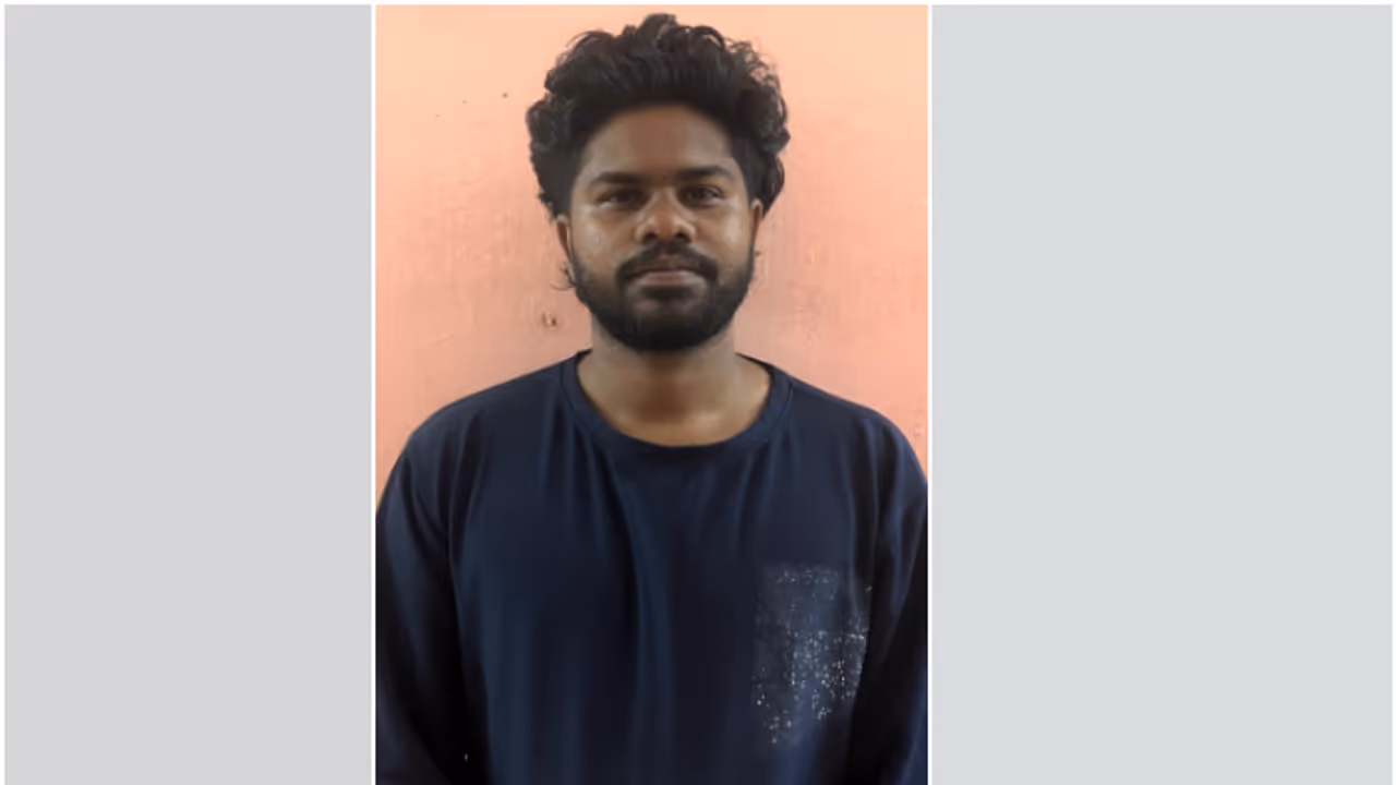 ഭാര്യയെ കുറിച്ച് മോശമായി സംസാരിച്ചത് ചോദ്യം ചെയ്തു, ഭർത്താവിനെ വീട്ടിൽ കയറി ആക്രമിച്ച അച്ഛനും മകനും അറസ്റ്റിൽ ഭാര്യയെ കുറിച്ച് മോശമായി സംസാരിച്ചത് ചോദ്യം ചെയ്തു, ഭർത്താവിനെ വീട്ടിൽ കയറി ആക്രമിച്ച അച്ഛനും മകനും അറസ്റ്റിൽ