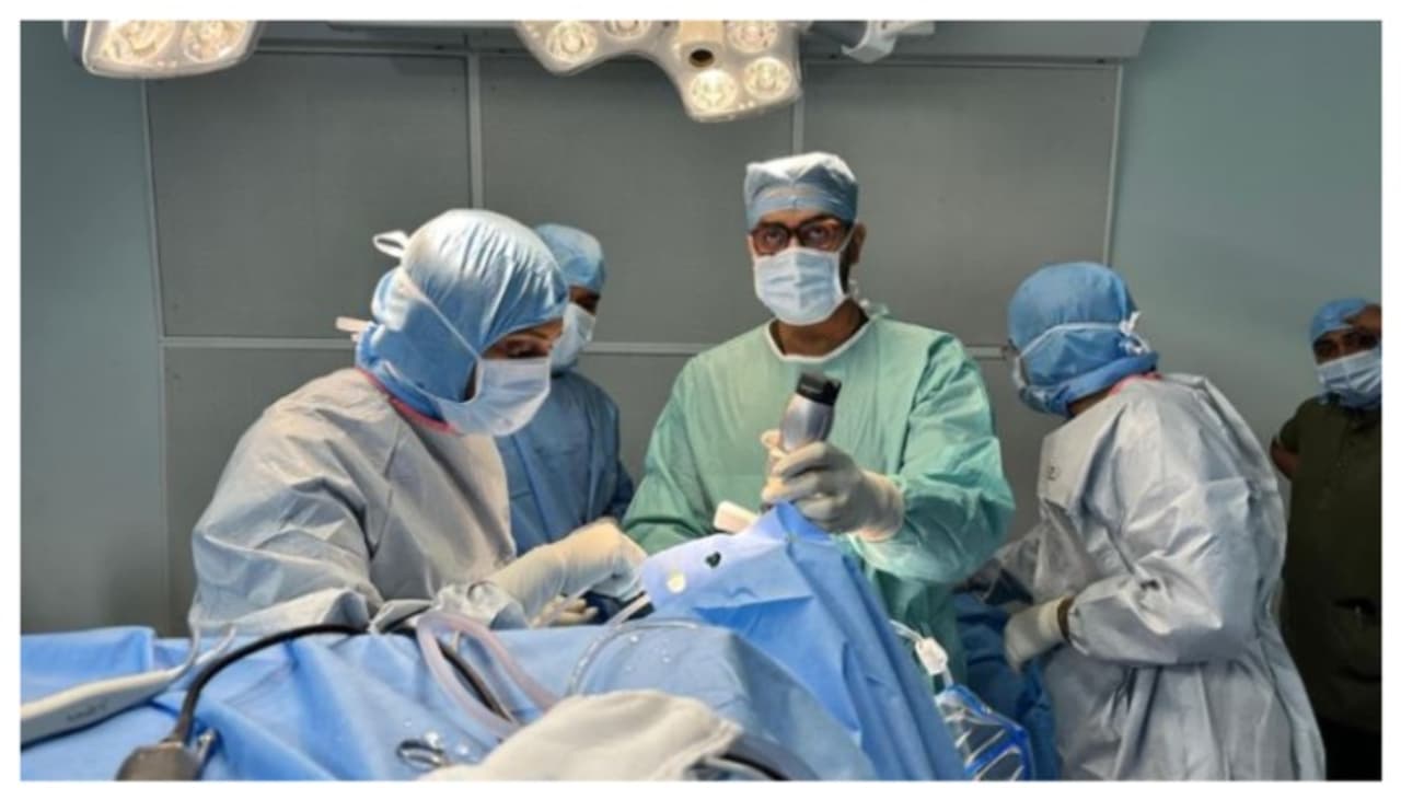 ഇന്ത്യയിലെ ആദ്യത്തെ വയർലെസ് ആർത്രോസ്കോപ്പി നടത്തി വിപിഎസ് ലേക്ഷോർ ഇന്ത്യയിലെ ആദ്യത്തെ വയർലെസ് ആർത്രോസ്കോപ്പി നടത്തി വിപിഎസ് ലേക്ഷോർ