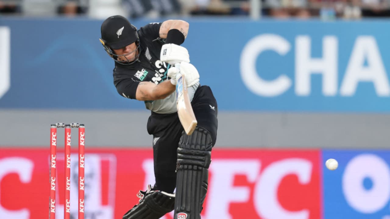 ബാറ്റിംഗ് വെടിക്കെട്ടുമായി വീണ്ടും ന്യൂസിലന്ഡ്, നാലാം ടി20യിലും പാകിസ്ഥാന് കൂറ്റൻ വിജയലക്ഷ്യം ബാറ്റിംഗ് വെടിക്കെട്ടുമായി വീണ്ടും ന്യൂസിലന്ഡ്, നാലാം ടി20യിലും പാകിസ്ഥാന് കൂറ്റൻ വിജയലക്ഷ്യം