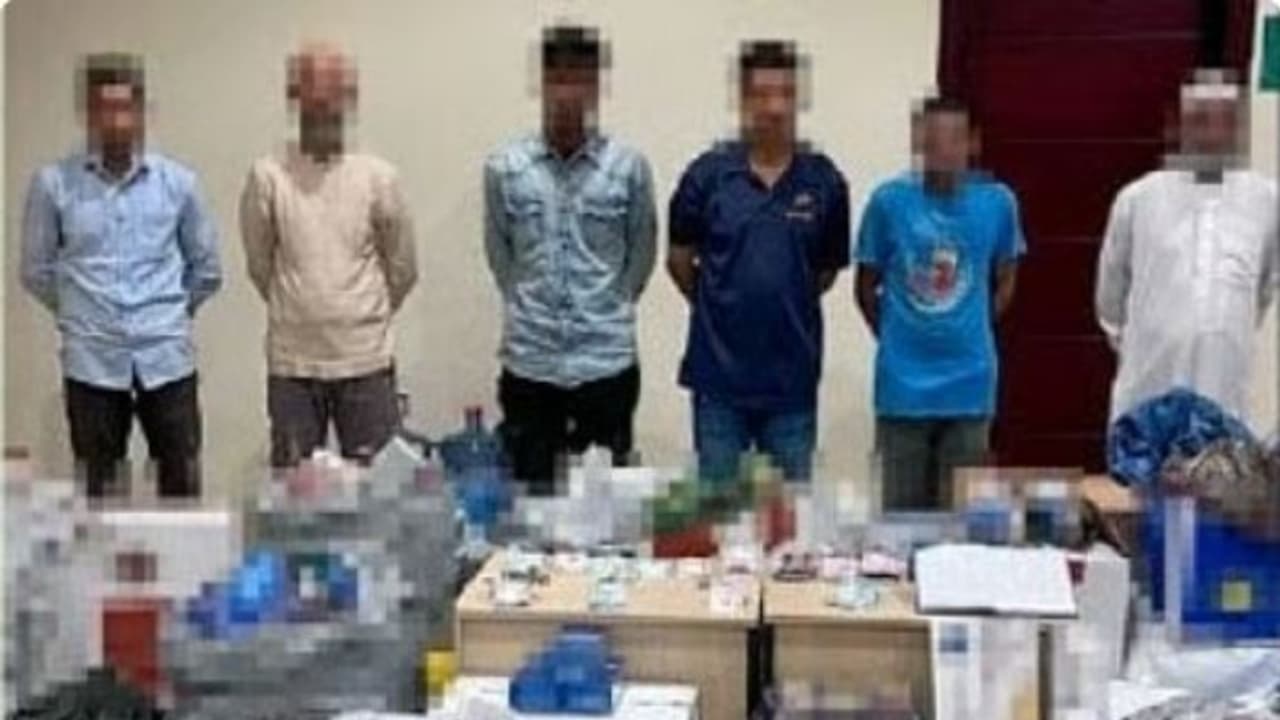 തമ്പടിക്കുന്നത് കൂടുതലും ലേബർ ക്യാമ്പുകൾക്ക് സമീപം, 375 തെരുവ് കച്ചവടക്കാരെ പിടികൂടി ദുബൈ പോലീസ് 