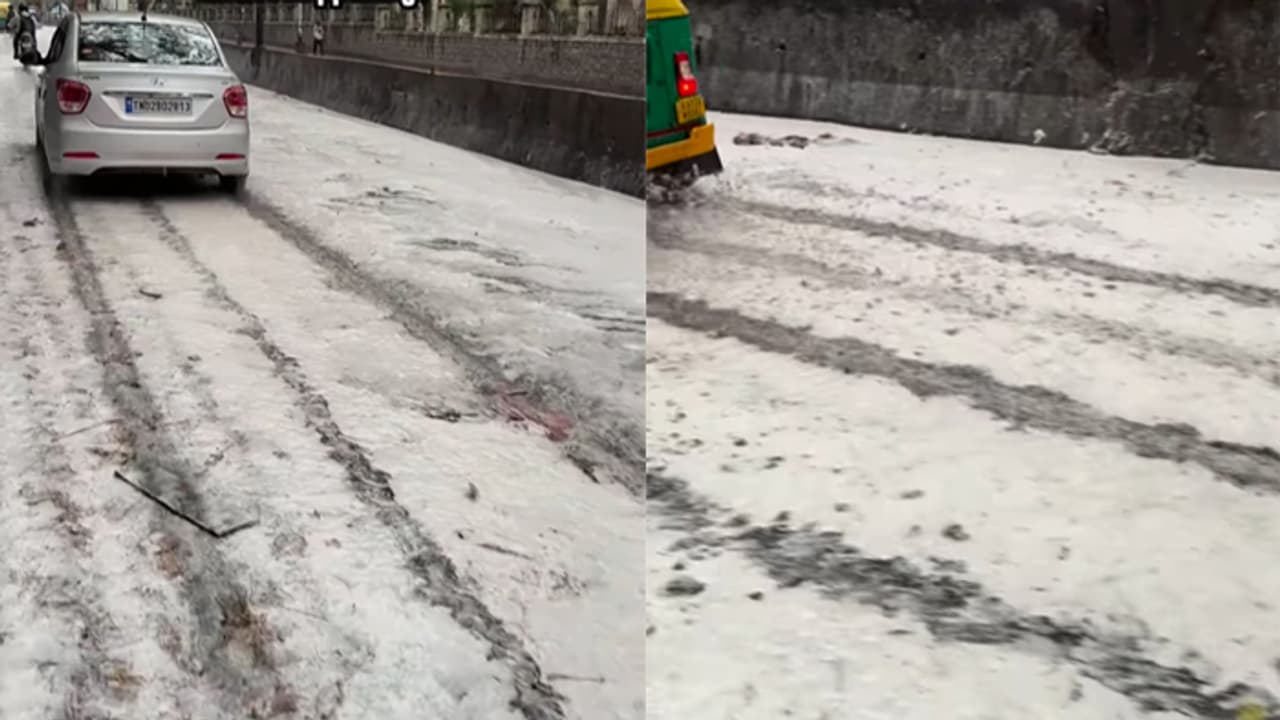 Viral Video: బెంగళూరు రోడ్లపై అంతుచిక్కని నురుగు ప్రత్యక్షం.. వర్షం కురిసిన వెంటనే ఇలా ఎందుకు.? Viral Video: బెంగళూరు రోడ్లపై అంతుచిక్కని నురుగు ప్రత్యక్షం.. వర్షం కురిసిన వెంటనే ఇలా ఎందుకు.?