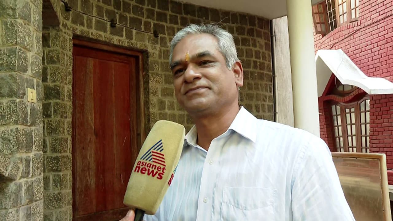 സഖാവ് അനിരുദ്ധന്റെ മകന് ഹിന്ദു ഐക്യ വേദി ജില്ലാ പ്രസിഡന്റ്; 'തെറ്റ് തിരുത്താൻ ഒരിക്കലും സിപിഎം തയ്യാറല്ല' സഖാവ് അനിരുദ്ധന്റെ മകന് ഹിന്ദു ഐക്യ വേദി ജില്ലാ പ്രസിഡന്റ്; 'തെറ്റ് തിരുത്താൻ ഒരിക്കലും സിപിഎം തയ്യാറല്ല'