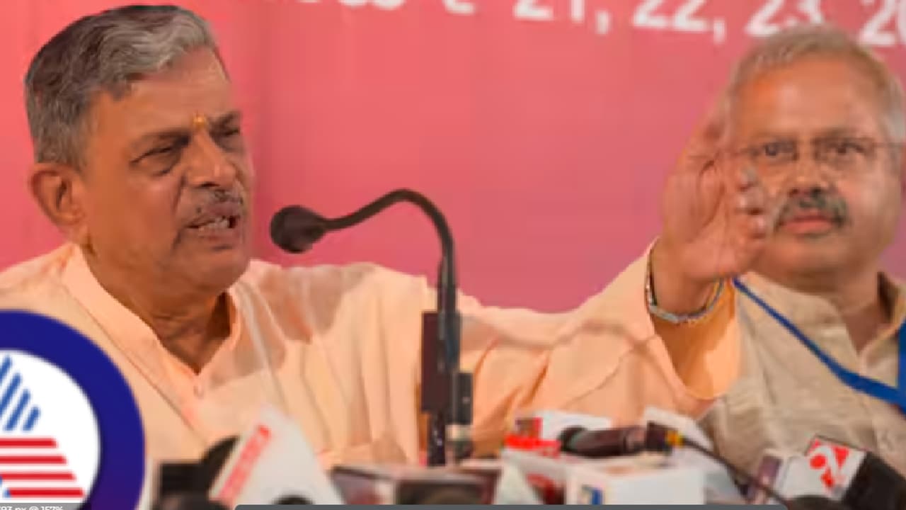 ಧರ್ಮದ ಆಧಾರದಲ್ಲಿ ಮೀಸಲಿಗೆ ಅವಕಾಶವಿಲ್ಲ : ಆರ್‌ಎಸ್‌ಎಸ್‌ ಸರ ಕಾರ್ಯವಾಹ ದತ್ತಾತ್ರೇಯ ಹೊಸಬಾಳೆ