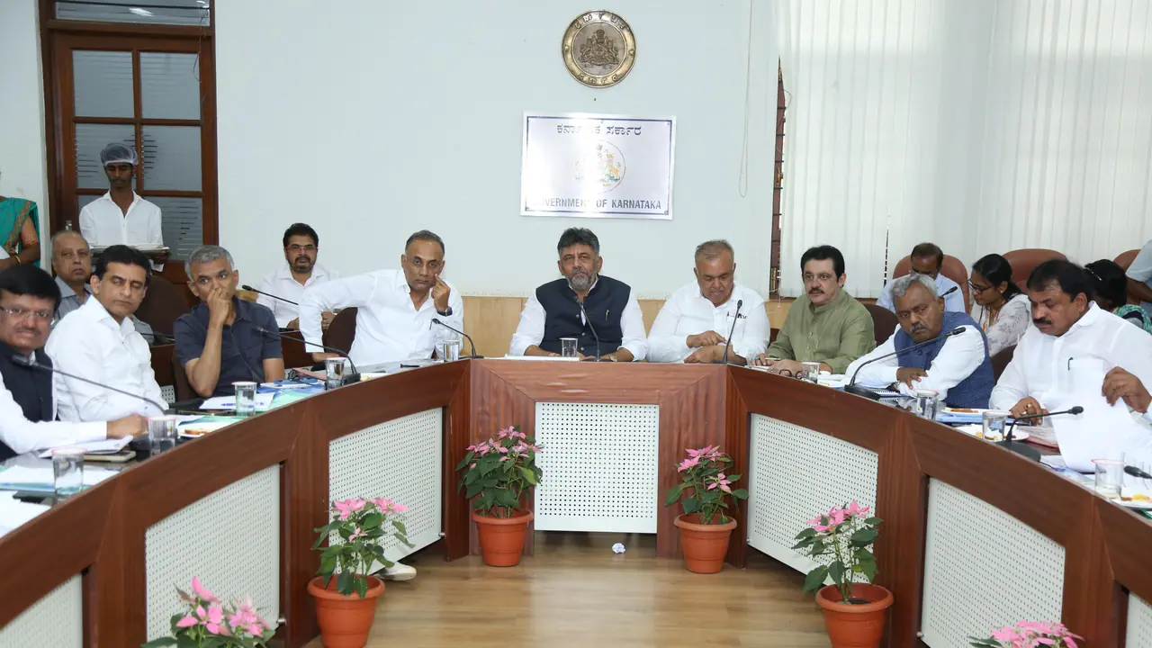 ಬೆಂಗಳೂರಿನ ಎಲ್ಲ ನಿವಾಸಿಗಳ ಮನೆ ಬಾಗಿಲಿಗೆ ಉಚಿತ ಆಸ್ತಿ ಪತ್ರ ವಿತರಣೆ: ಡಿ.ಕೆ. ಶಿವಕುಮಾರ್