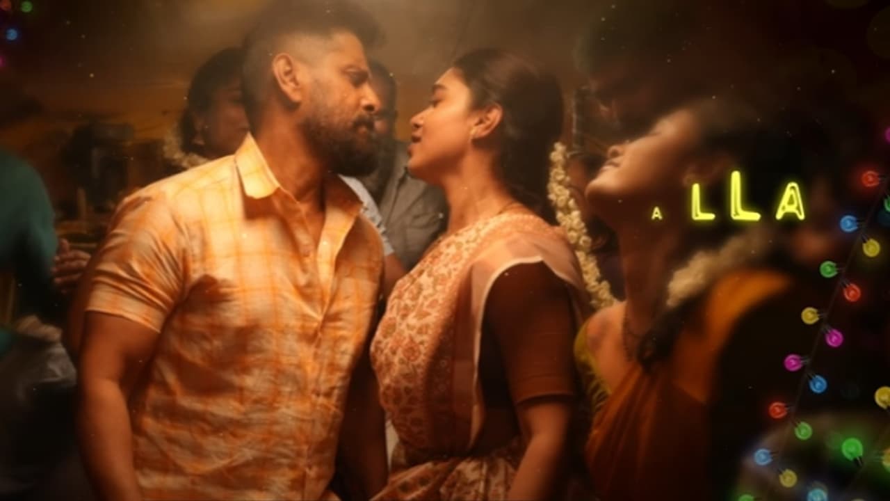 തകർത്താടിപാടി വിക്രം; ജിവി പ്രകാശിന്റെ സംഗീതത്തിൽ 'വീര ധീര സൂരൻ' ഗാനം തകർത്താടിപാടി വിക്രം; ജിവി പ്രകാശിന്റെ സംഗീതത്തിൽ 'വീര ധീര സൂരൻ' ഗാനം