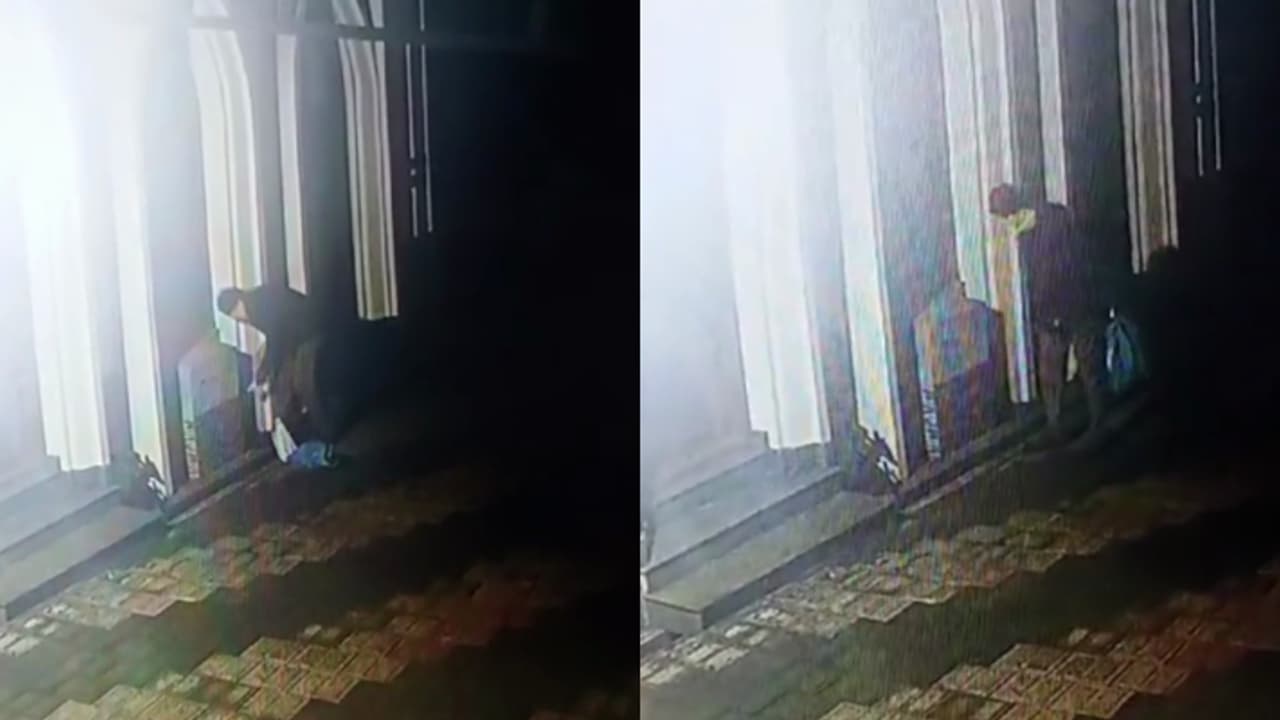 പാലക്കാട് മുസ്ലിം പള്ളികളിൽ മോഷണം, കള്ളന്റെ ദൃശ്യങ്ങള് സിസിടിവിയിൽ, നേര്ച്ചപ്പെട്ടിയിലെ പണം കവര്ന്നു പാലക്കാട് മുസ്ലിം പള്ളികളിൽ മോഷണം, കള്ളന്റെ ദൃശ്യങ്ങള് സിസിടിവിയിൽ, നേര്ച്ചപ്പെട്ടിയിലെ പണം കവര്ന്നു