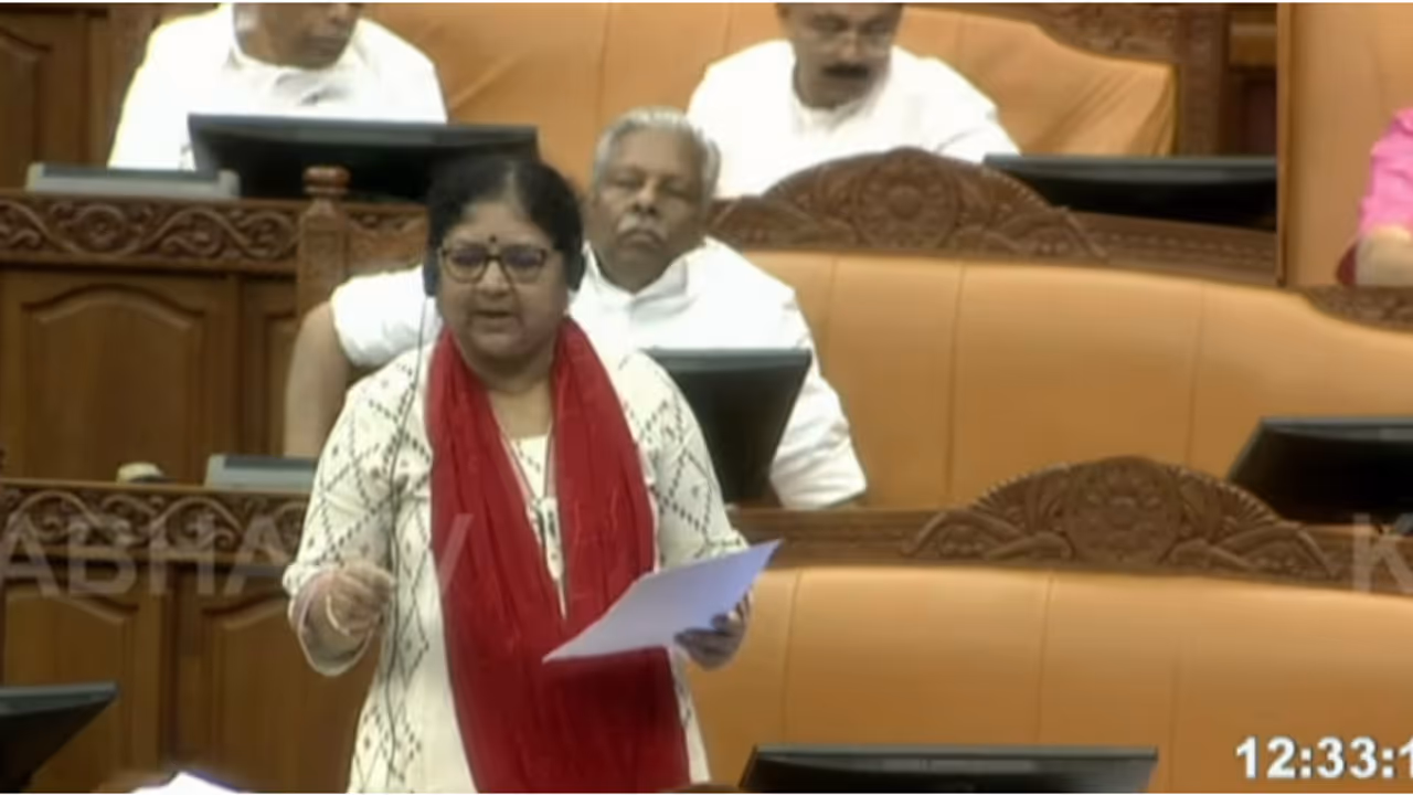 സംസ്ഥാനത്ത് സ്വകാര്യ സർവകലാശാലകൾക്ക് വാതിൽ തുറന്ന് സർക്കാർ; ബില്ല് പാസാക്കി, ബില്ലിനെ എതിർക്കാതെ പ്രതിപക്ഷം സംസ്ഥാനത്ത് സ്വകാര്യ സർവകലാശാലകൾക്ക് വാതിൽ തുറന്ന് സർക്കാർ; ബില്ല് പാസാക്കി, ബില്ലിനെ എതിർക്കാതെ പ്രതിപക്ഷം