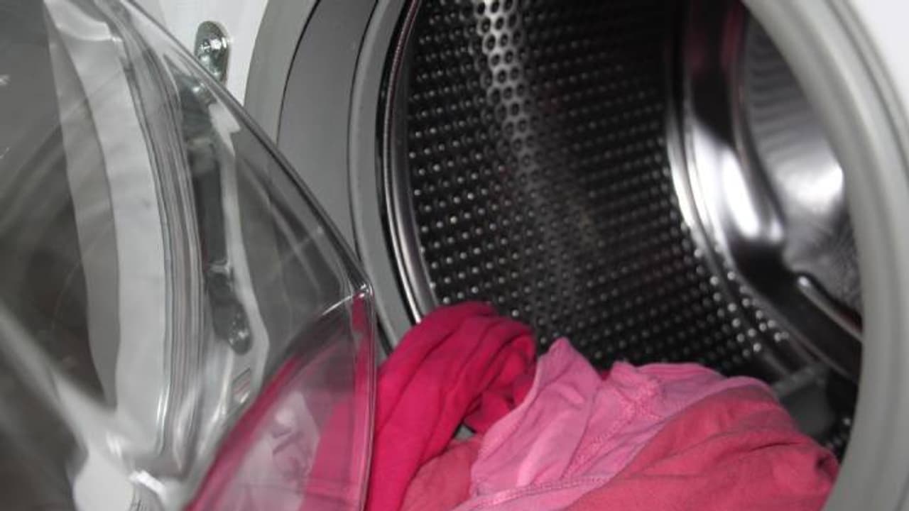 വാഷിം​ഗ് മെഷീനിൽ മറഞ്ഞിരുന്ന തെളിവ്, കാമുകിയെ പീഡിപ്പിച്ചയാൾക്ക് 7 വർഷം തടവ് വിധിച്ച് കോടതി