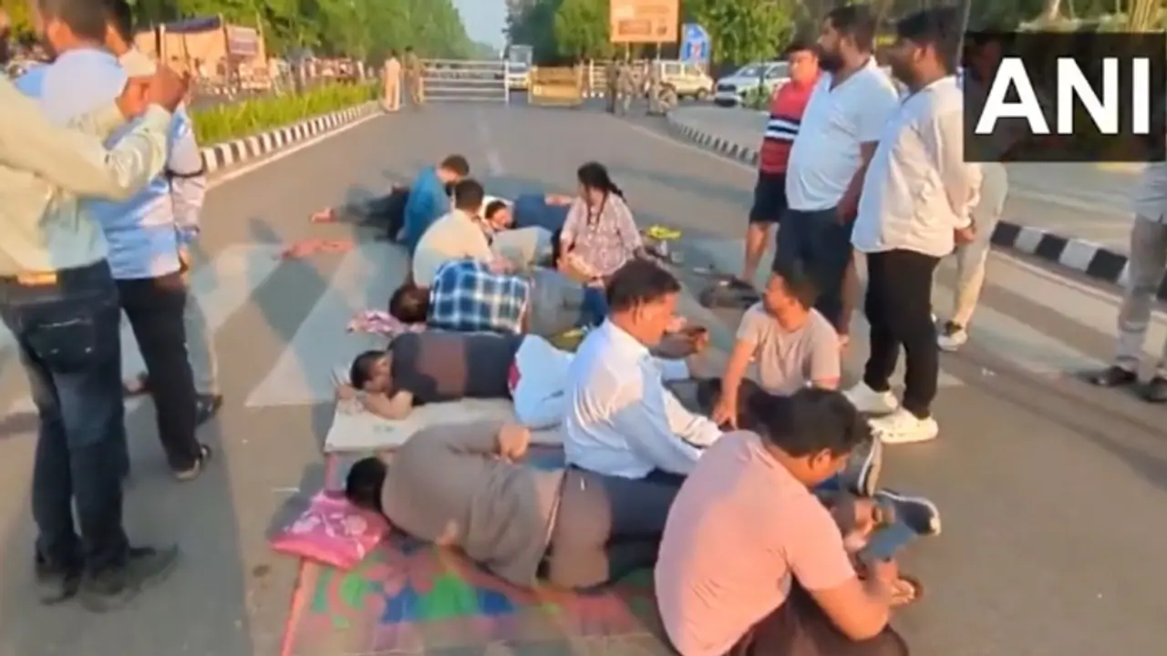 Odisha: Suspended Congress MLAs continue sit in protest, demand probe into crimes against women; WATCH Odisha: Suspended Congress MLAs continue sit in protest, demand probe into crimes against women; WATCH