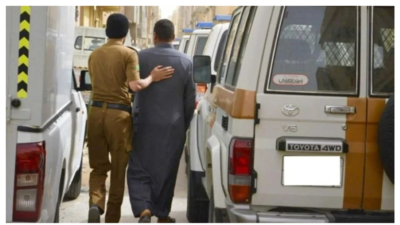 കര്ശന പരിശോധന തുടരുന്നു; സൗദിയിൽ ഒരാഴ്ചക്കിടെ 25,150 നിയമലംഘകർ പിടിയിൽ കര്ശന പരിശോധന തുടരുന്നു; സൗദിയിൽ ഒരാഴ്ചക്കിടെ 25,150 നിയമലംഘകർ പിടിയിൽ