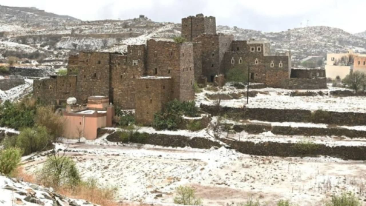 വെള്ള വിരിച്ച ഭൂപ്രകൃതി, സൗദിയാകെ മാറി, സാക്ഷിയാകുന്നത് അപൂർവ കാഴ്ചകൾക്ക് വെള്ള വിരിച്ച ഭൂപ്രകൃതി, സൗദിയാകെ മാറി, സാക്ഷിയാകുന്നത് അപൂർവ കാഴ്ചകൾക്ക്