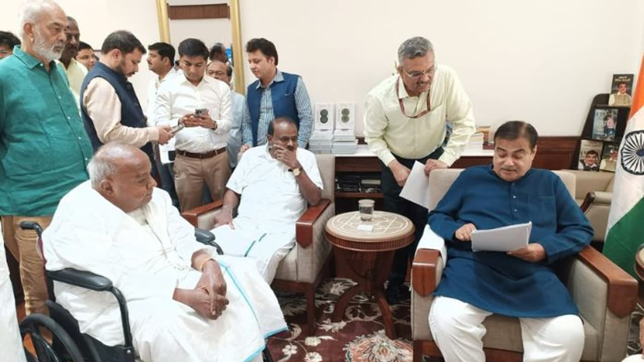 ಹಾಸನ ವರ್ತುಲ ರಸ್ತೆ ಯೋಜನೆಗೆ ಮಾಜಿ ಪ್ರಧಾನಿ ದೇವೇಗೌಡರ ಪ್ರಸ್ತಾವನೆ; ₹750 ಕೋಟಿ ಬಿಡುಗಡೆಗೆ ಮನವಿ ಹಾಸನ ವರ್ತುಲ ರಸ್ತೆ ಯೋಜನೆಗೆ ಮಾಜಿ ಪ್ರಧಾನಿ ದೇವೇಗೌಡರ ಪ್ರಸ್ತಾವನೆ; ₹750 ಕೋಟಿ ಬಿಡುಗಡೆಗೆ ಮನವಿ