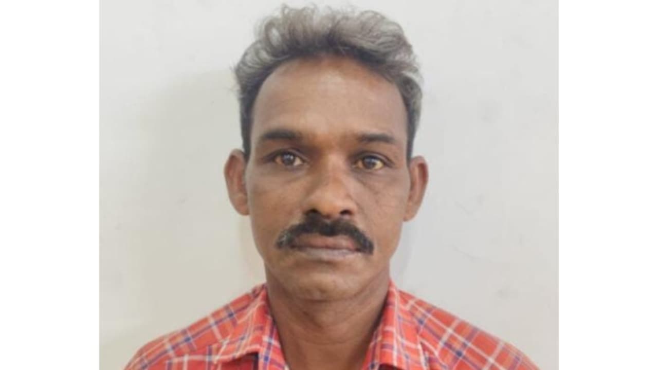 കൊടുങ്ങല്ലൂരിൽ ഭരണിക്ക് കച്ചവടത്തിന് വന്ന യുവാവിനെ മർദിച്ച് കൊല്ലാൻ ശ്രമം; പ്രതി അറസ്റ്റിൽ കൊടുങ്ങല്ലൂരിൽ ഭരണിക്ക് കച്ചവടത്തിന് വന്ന യുവാവിനെ മർദിച്ച് കൊല്ലാൻ ശ്രമം; പ്രതി അറസ്റ്റിൽ