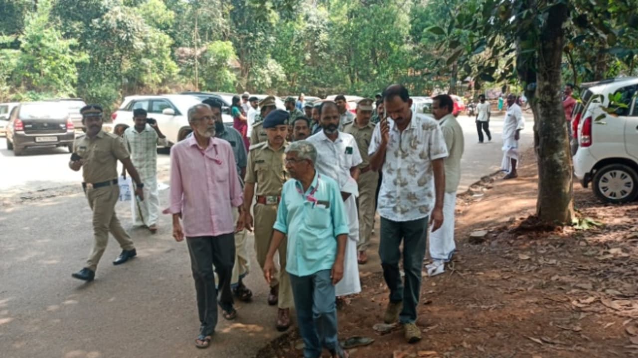 ആറാട്ട് മഹോത്സവത്തോടനുബന്ധിച്ച് മാനന്തവാടി ടൗണിലും വള്ളിയൂര്ക്കാവിലും ഗതാഗത നിയന്ത്രണം ആറാട്ട് മഹോത്സവത്തോടനുബന്ധിച്ച് മാനന്തവാടി ടൗണിലും വള്ളിയൂര്ക്കാവിലും ഗതാഗത നിയന്ത്രണം