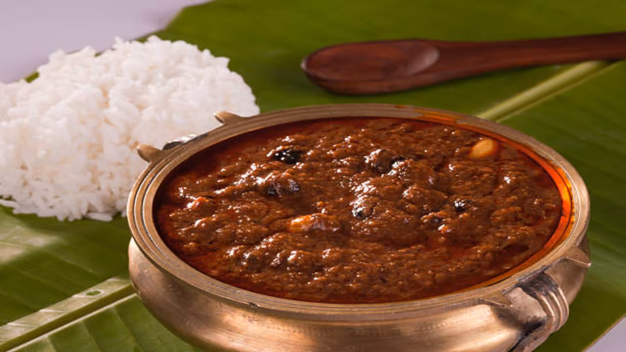 மணத்தக்காளி வத்தல் குழம்பு – பாரம்பரிய கிராமத்து ஸ்டைலில் செய்வது எப்படி?