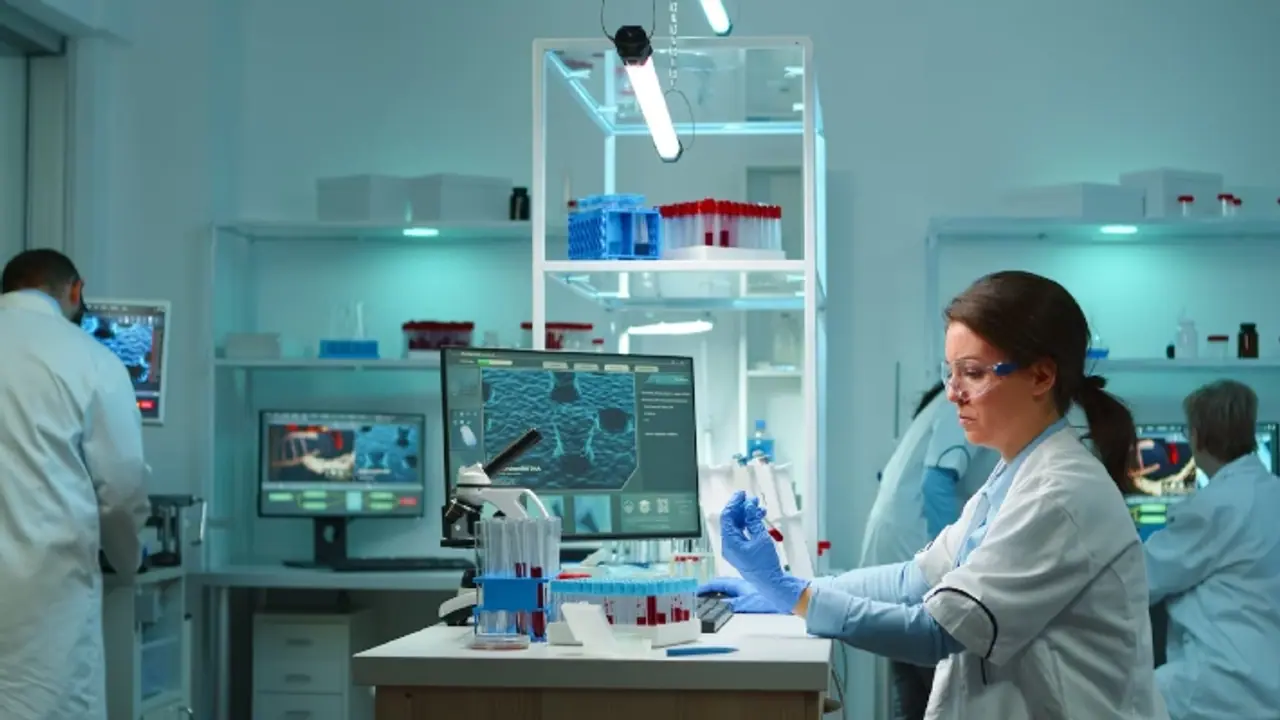 മക്കളെ കാണാൻ 88 കാരി കാനഡയ്ക്ക് പറന്നു, അവിടെ വച്ച് പനി, ചികിത്സ പിന്നാലെ 82 ലക്ഷത്തിന്‍റെ മെഡിക്കൽ ബില്ലും